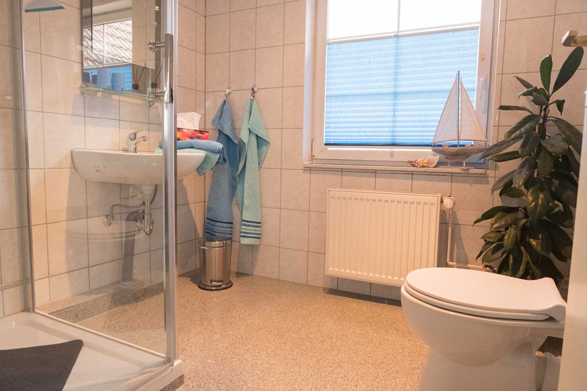 pension-lotsenhaus-badezimmer